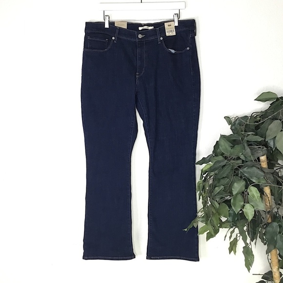PLUS NWT Levi’s Classic Bootcut Jeans - Picture 1 of 5